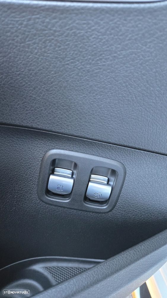 Mercedes-Benz C 63 AMG S E Performance 4Matic - 12