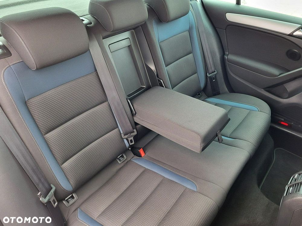 Volkswagen Golf - 21