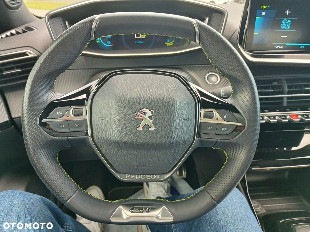 Peugeot 2008 - 23