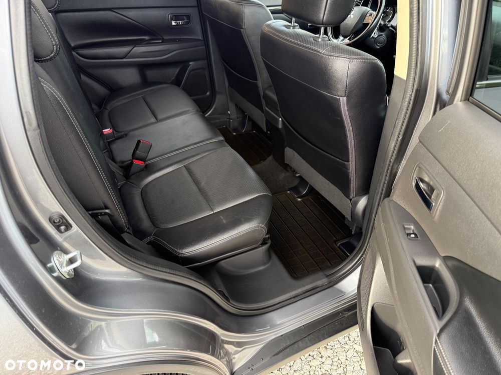 Mitsubishi Outlander - 21