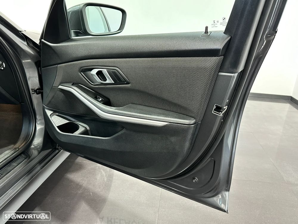 BMW 330 e Corporate Edition Auto - 35