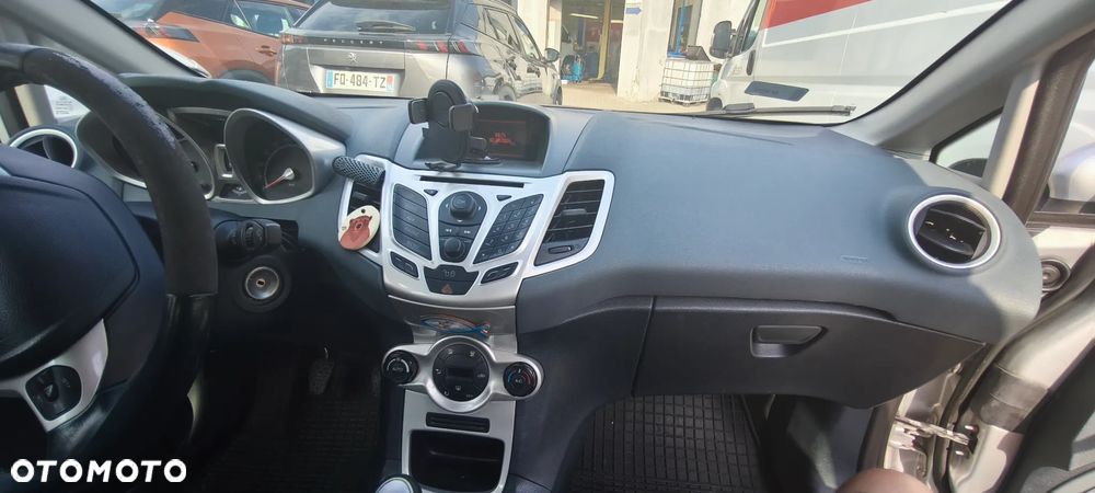 Ford Fiesta - 2