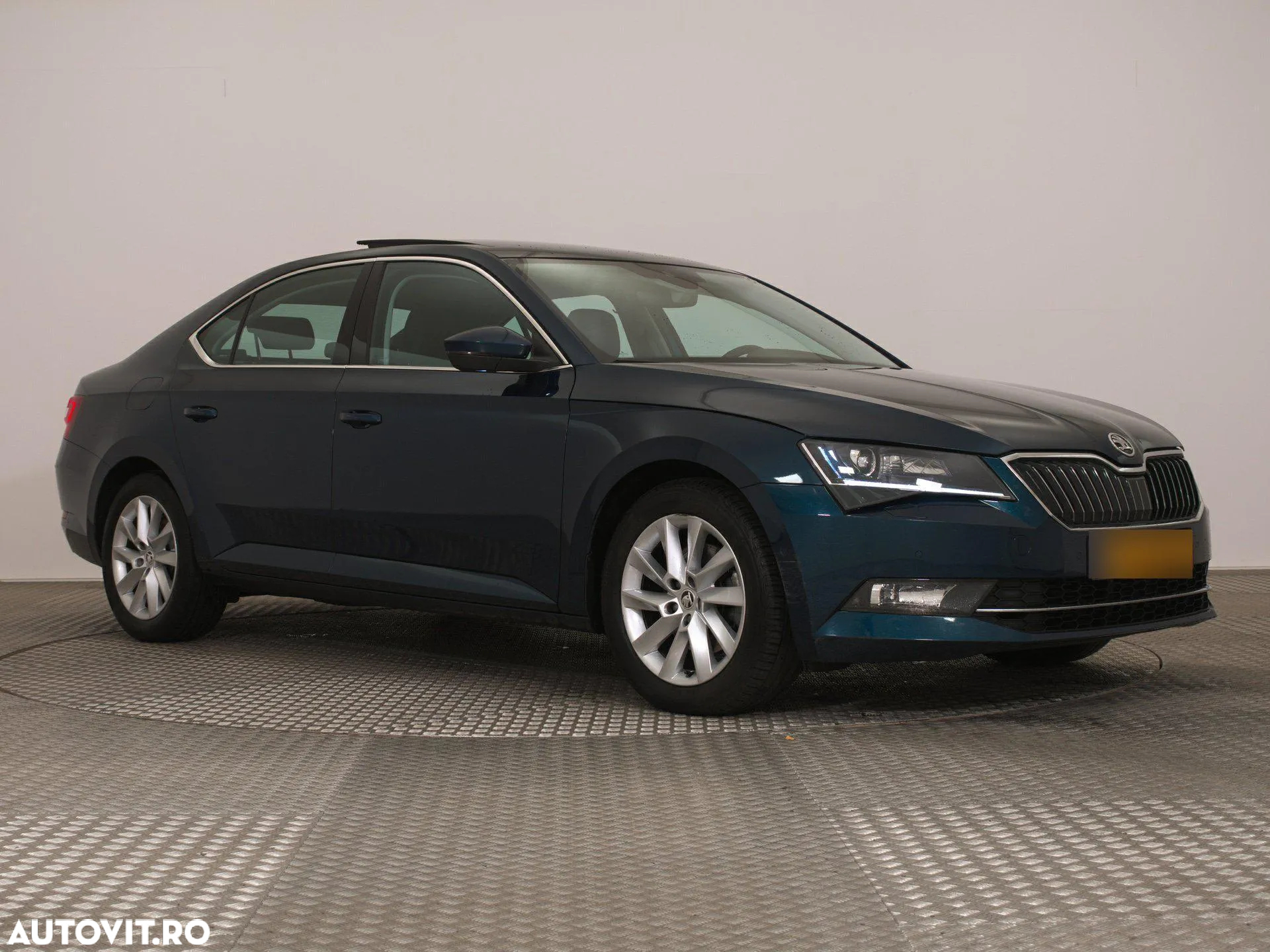 Skoda Superb 1.6 TDI DSG Style - 2