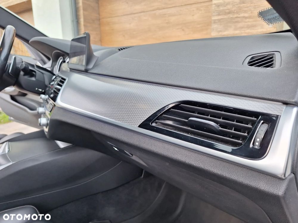 BMW Seria 5 530i xDrive M Sport sport - 28