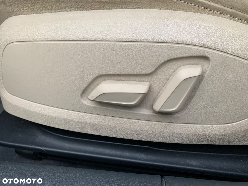 Audi A4 Limousine - 14