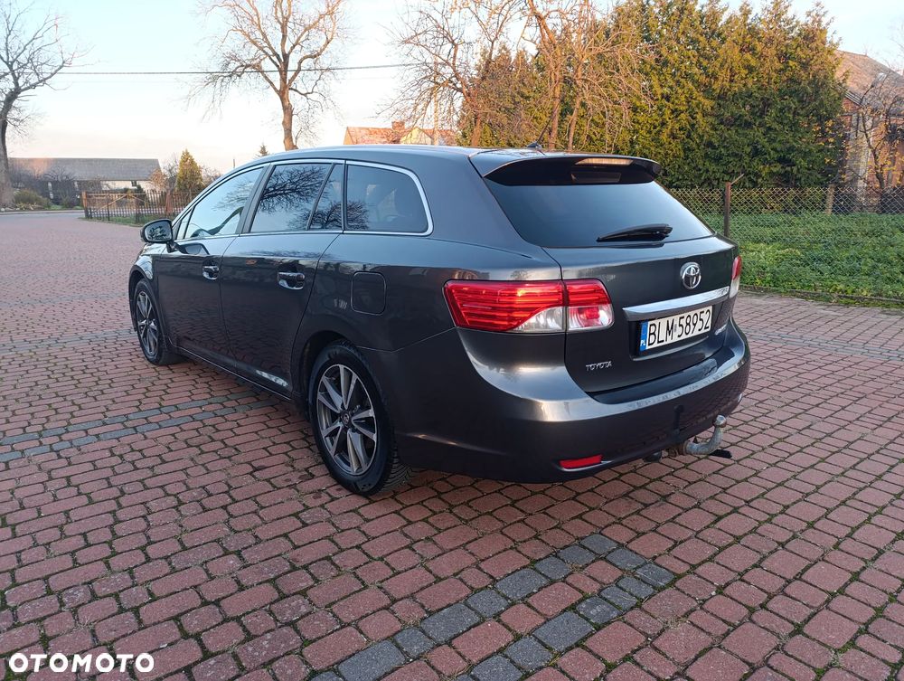 Toyota Avensis Combi 2.0 D-4D - 3