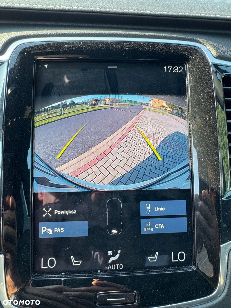 Volvo XC 90 T6 AWD Geartronic RDesign - 24