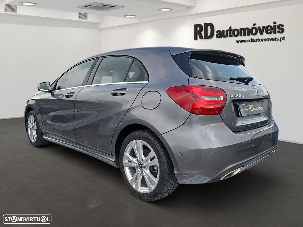 Mercedes-Benz A 180 - 4