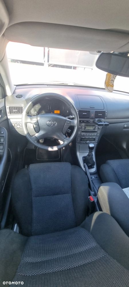 Toyota Avensis 2.0 D-4D - 6