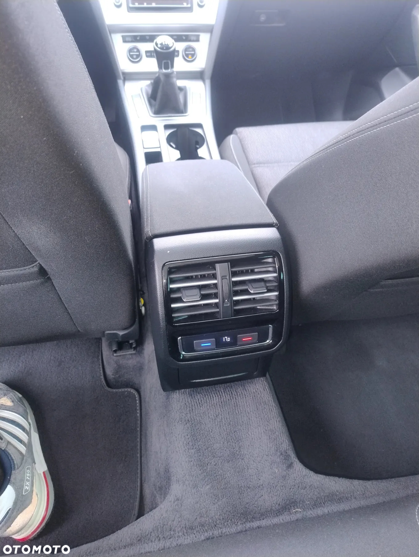 Volkswagen Passat 2.0 TDI BMT Comfortline - 10