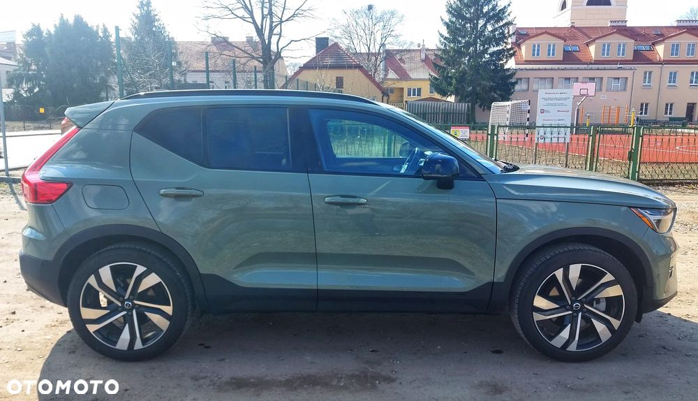 Volvo XC 40 B5 AWD Ultimate Dark - 4