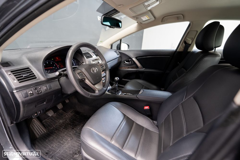 Toyota Avensis SD 2.0 D-4D Exclusive +Navi - 12