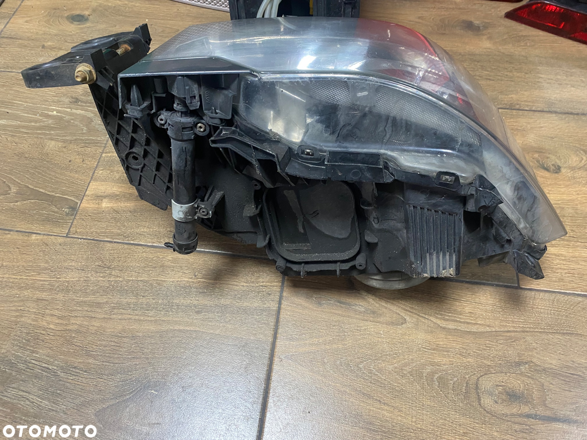 lampa reflektor lewy renault range t 89207651 ORG. - 4