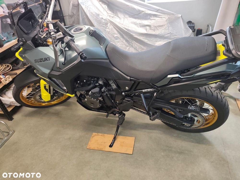 Suzuki V-STROM - 11