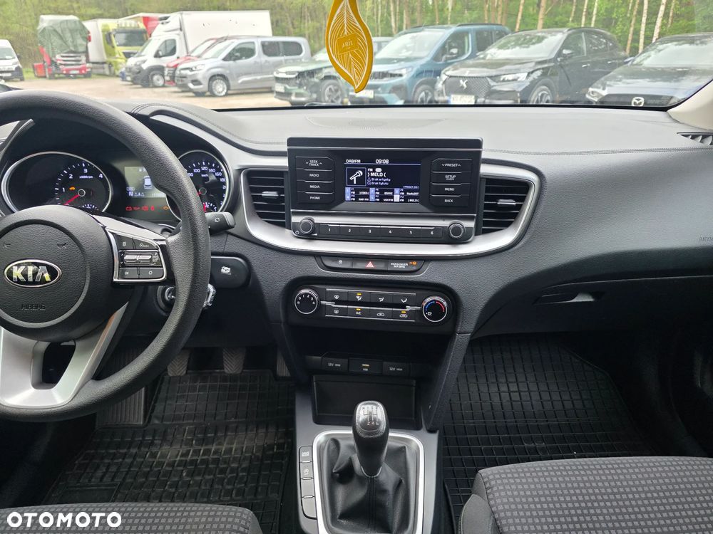 Kia Ceed 1.6 CRDi mHEV S - 16