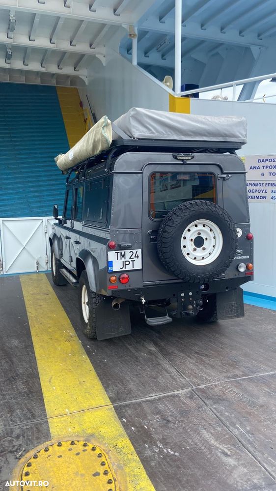 Land Rover Defender - 8