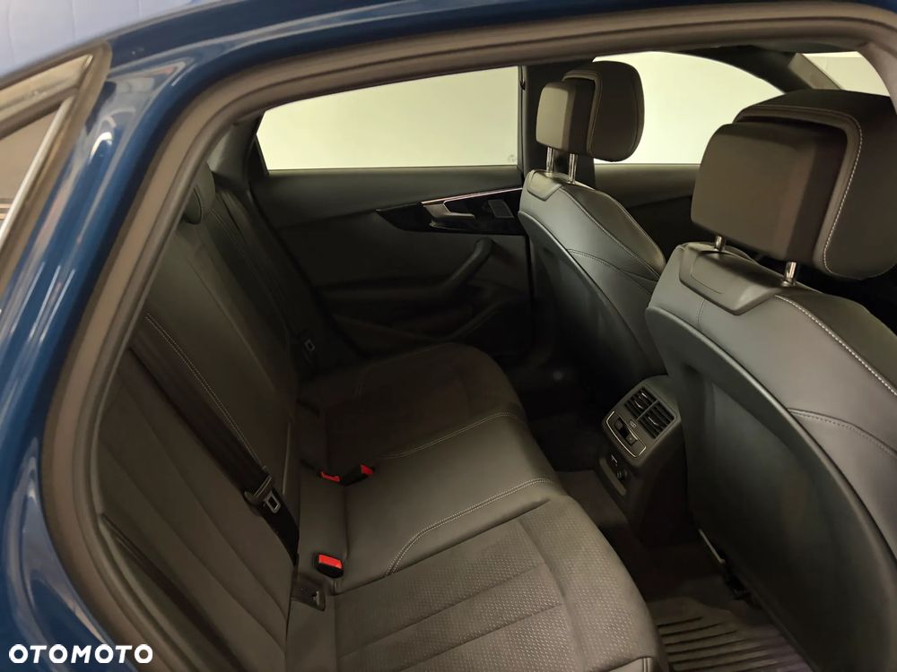 Audi A4 Limousine - 8