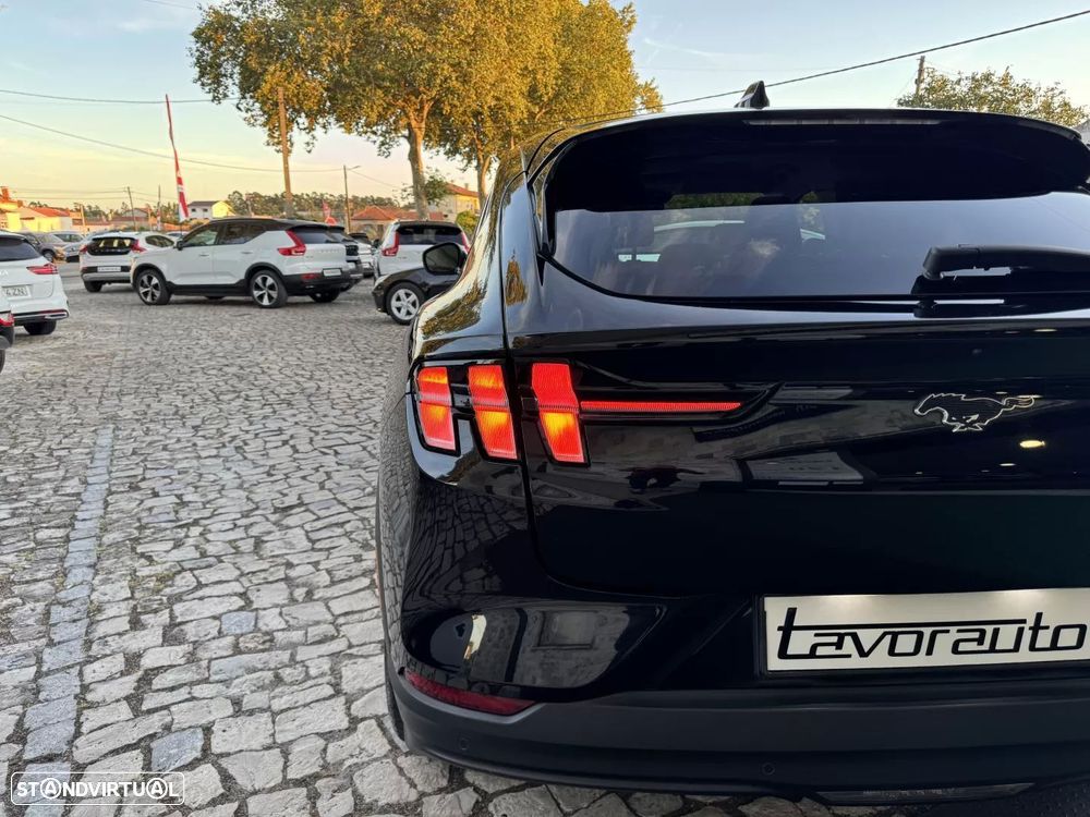 Ford Mustang Mach-E 75.7 kWh Premium AWD - 29