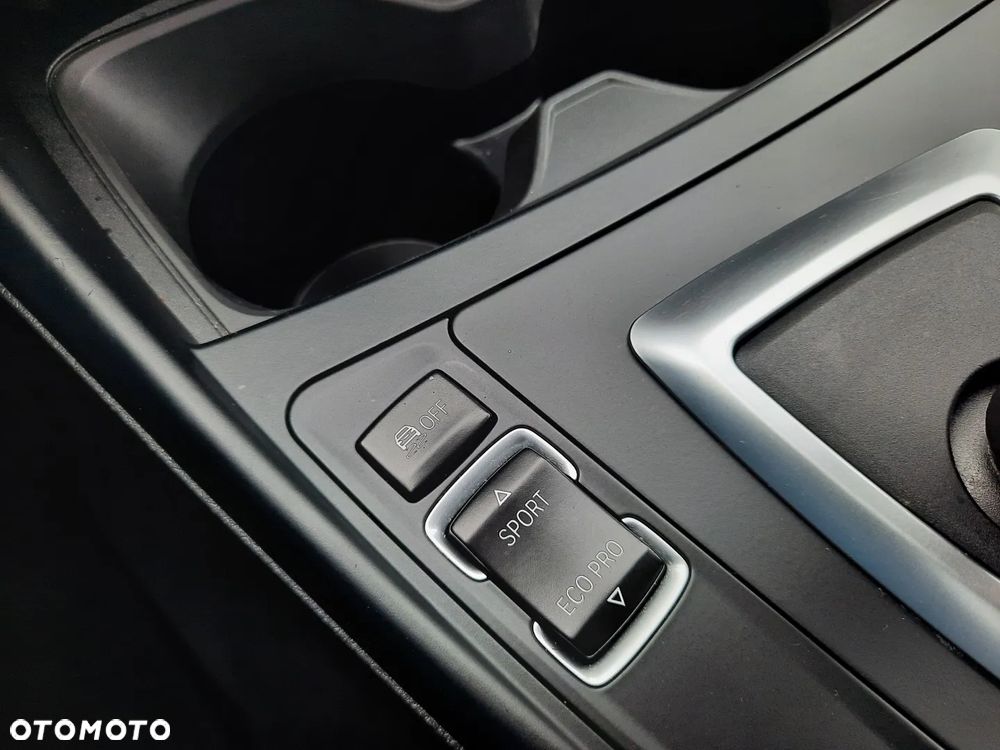 BMW Seria 1 118i - 37