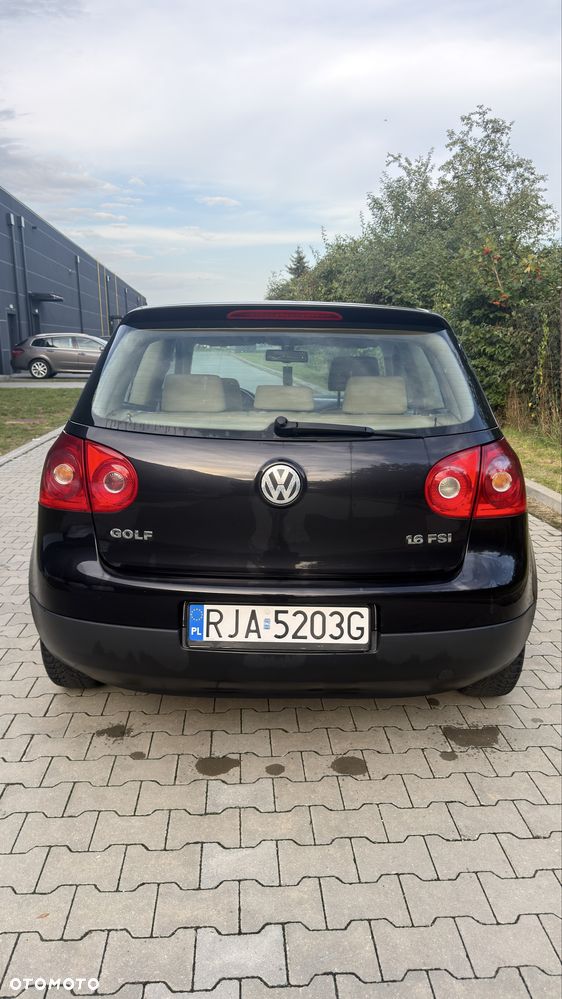 Volkswagen Golf - 5