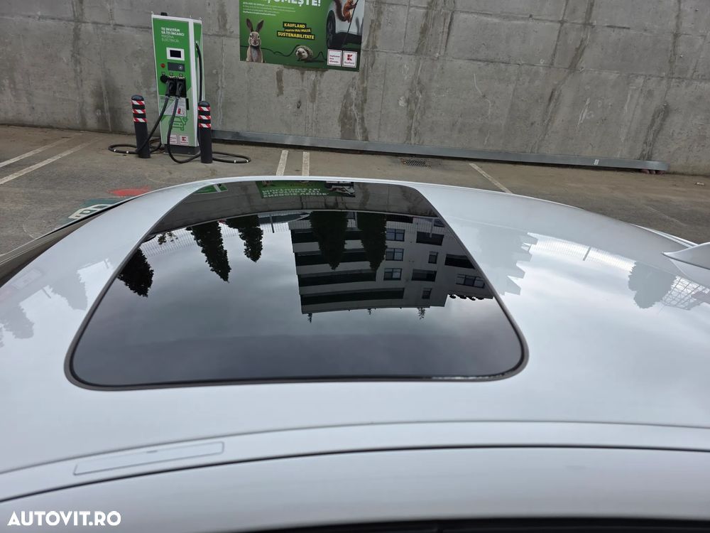 BMW Seria 5 525d xDrive AT - 24