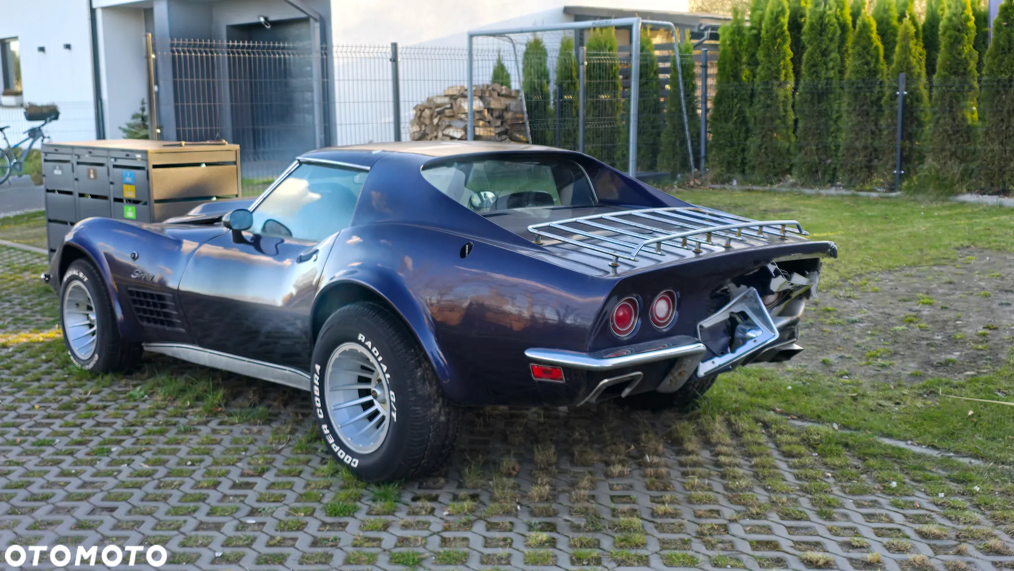 Chevrolet Corvette - 4