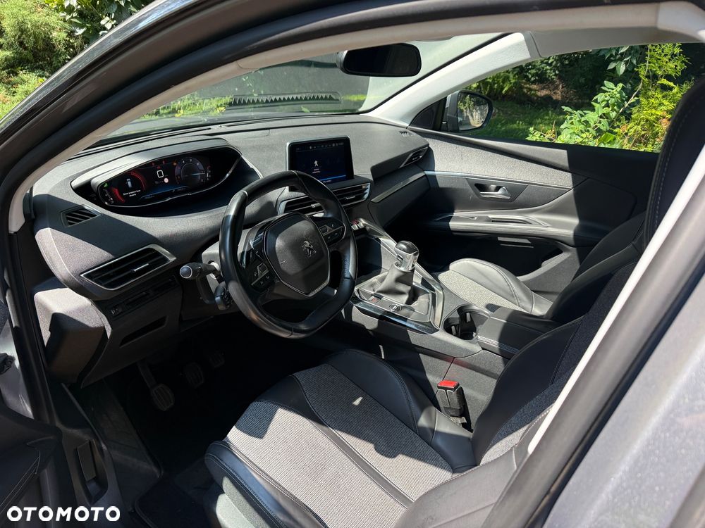 Peugeot 3008 1.5 BlueHDi Allure S&S - 12