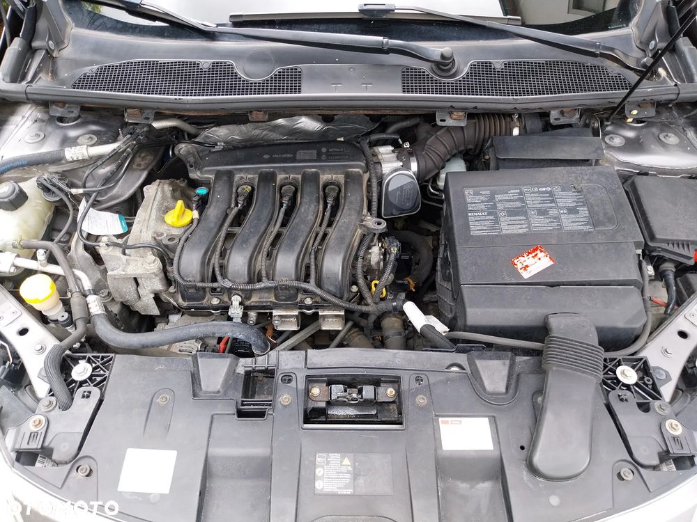 Renault Megane 1.6 16V 100 Expression - 9