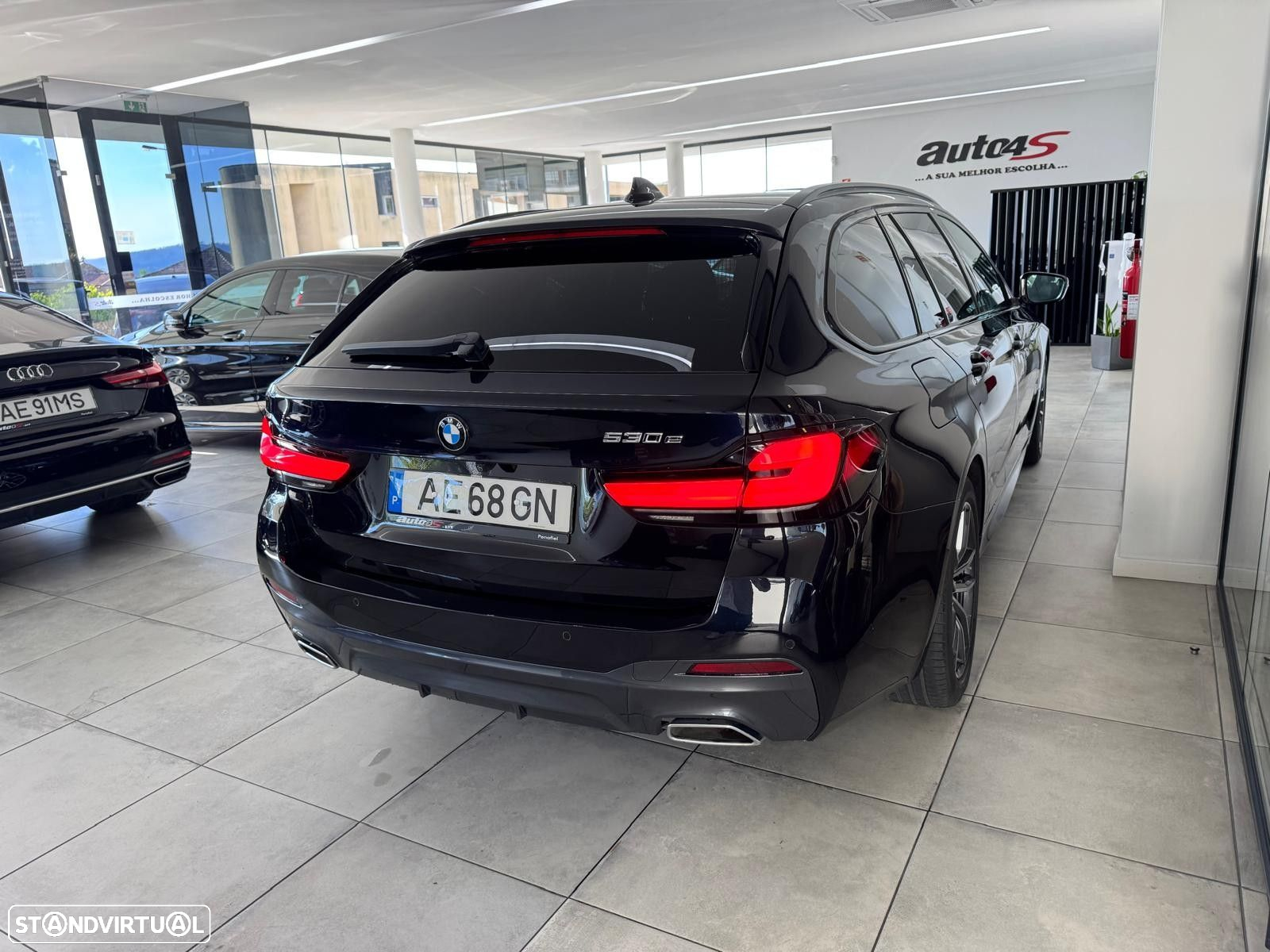 BMW 530 e Pack Desportivo M - 8