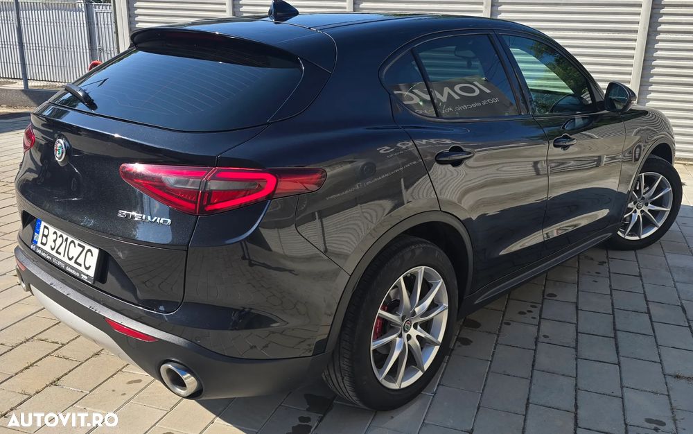 Alfa Romeo Stelvio - 10
