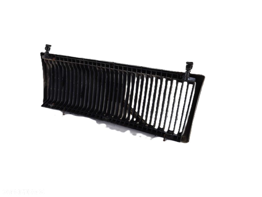 Przód Atrapa Chłodnicy Grill CHROM VOLVO 240 245 Oryginał - 8