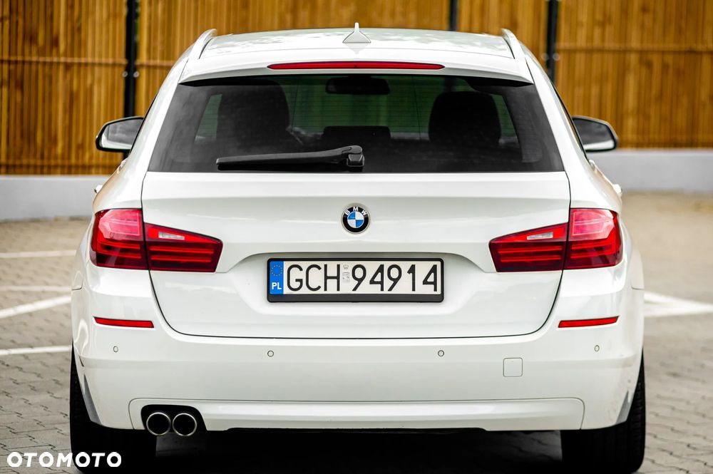 BMW Seria 5 525d Luxury Line - 15