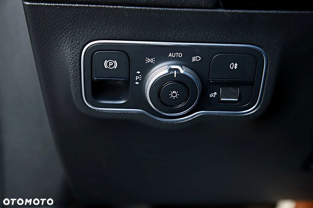 Mercedes-Benz GLA 200 Style - 20