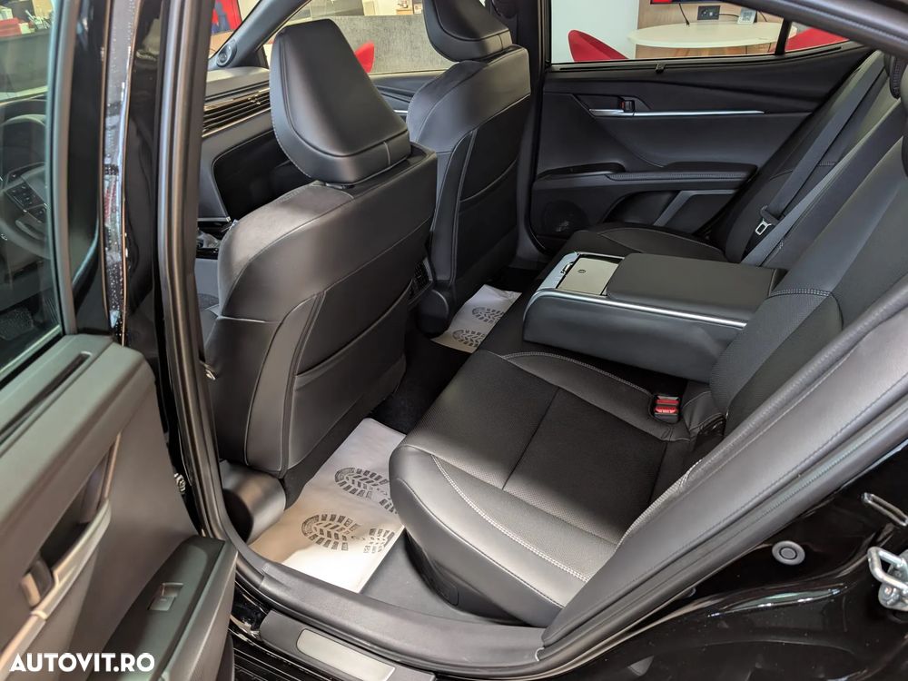 Toyota Camry - 11