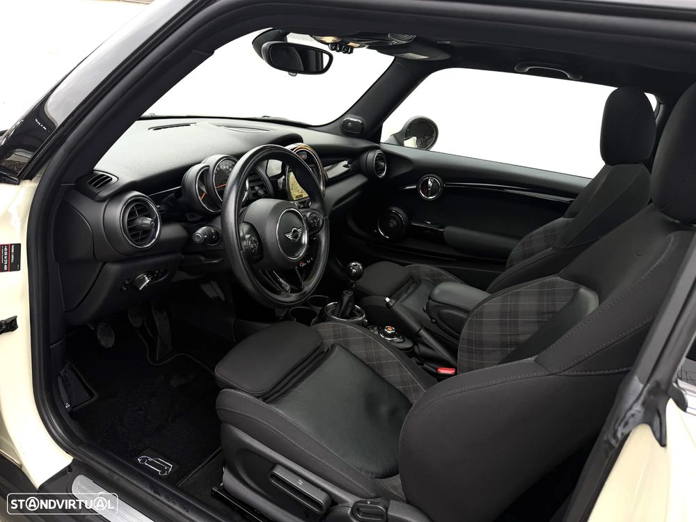 MINI 3 Portas Cooper D - 3
