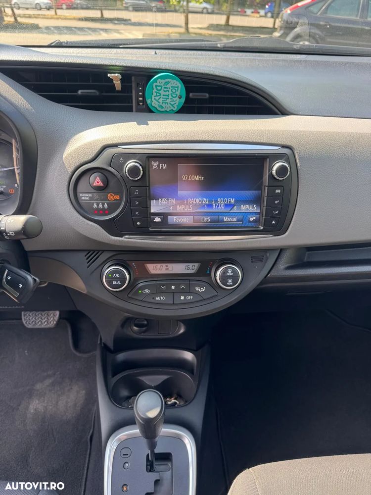 Toyota Yaris 1.5 VVT-i HSD Exclusive - 6