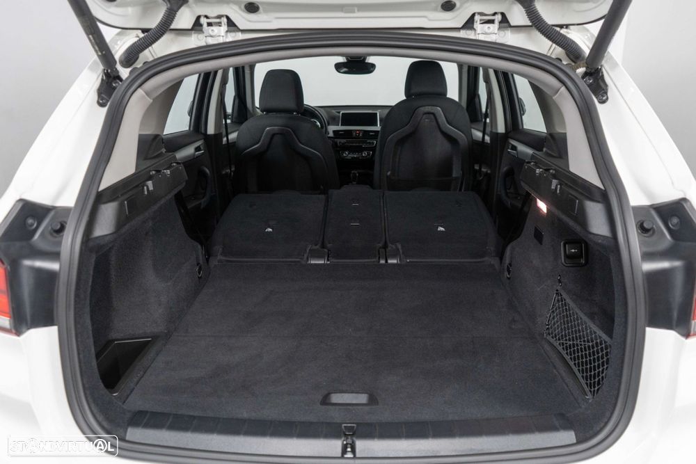 BMW X1 25 e xDrive Corporate Edition - 16