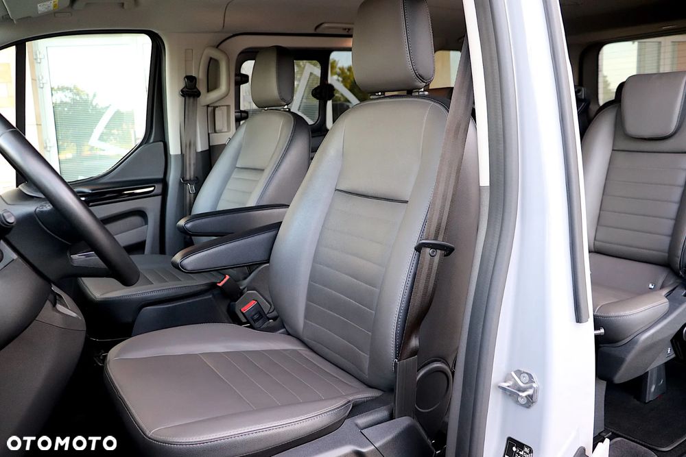 Ford Tourneo Custom 2.0 EcoBlue L1 Titanium SelectShift - 9