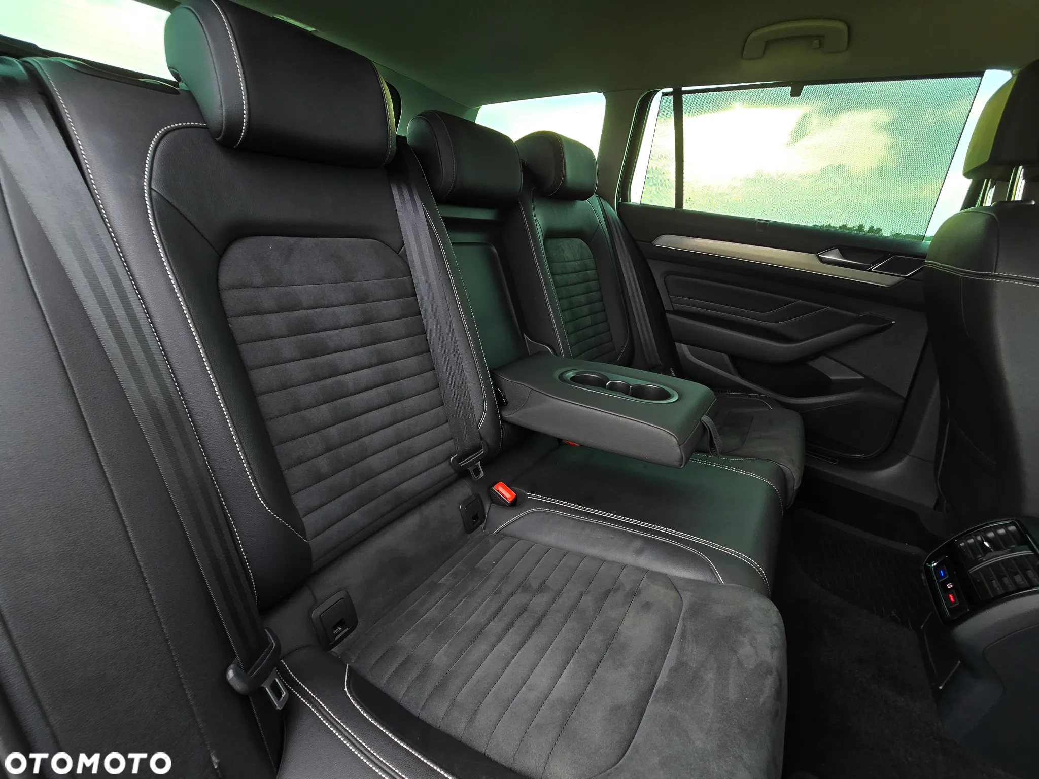 Volkswagen Passat 2.0 TDI Elegance DSG - 12