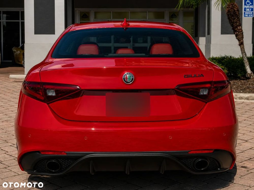 Alfa Romeo Giulia 2.0 Turbo 16V AT8 Veloce Ti - 7