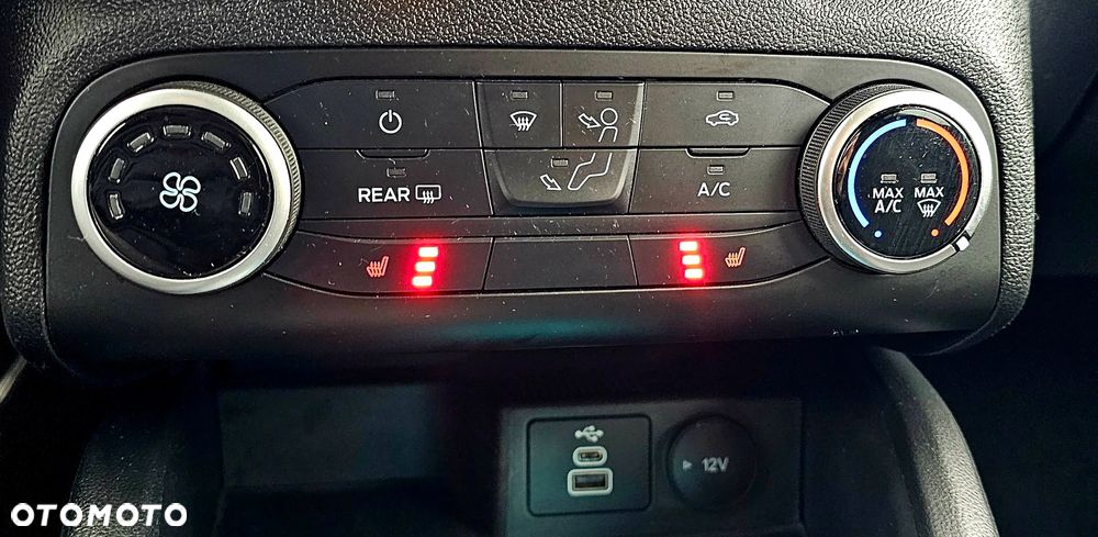 Ford Focus 1.5 EcoBlue Titanium - 21