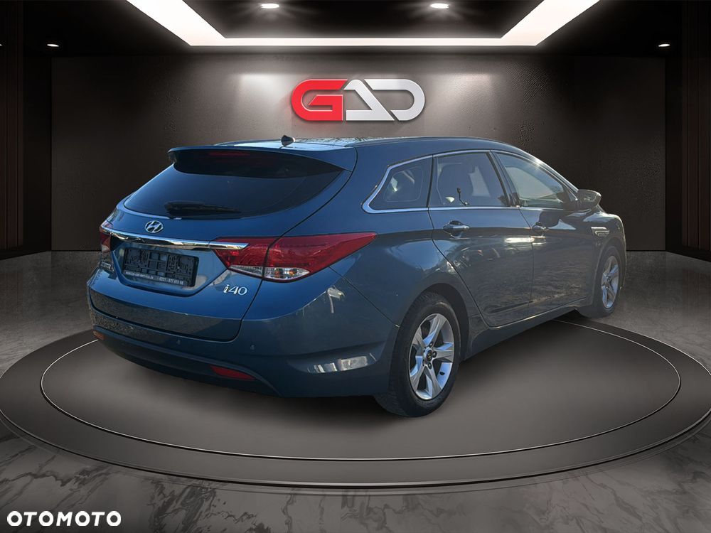 Hyundai i40 Kombi blue 1.6 Family - 3