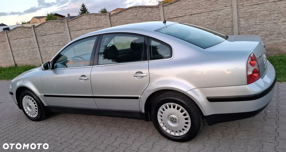 Volkswagen Passat - 4