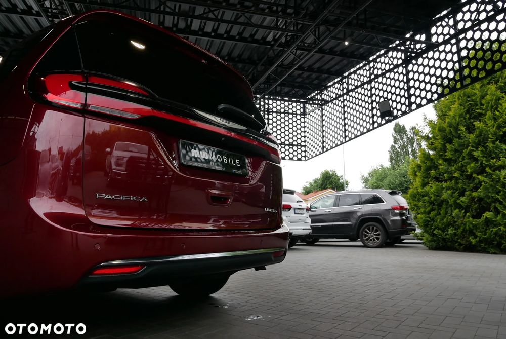 Chrysler Pacifica - 33