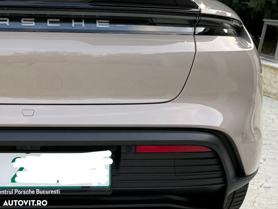 Porsche Taycan - 4