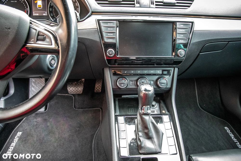 Skoda Superb 2.0 TDI DSG Style - 10