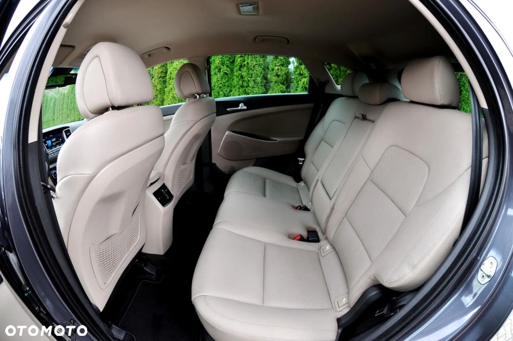 Hyundai Tucson 1.7 CRDI BlueDrive Style 2WD - 21
