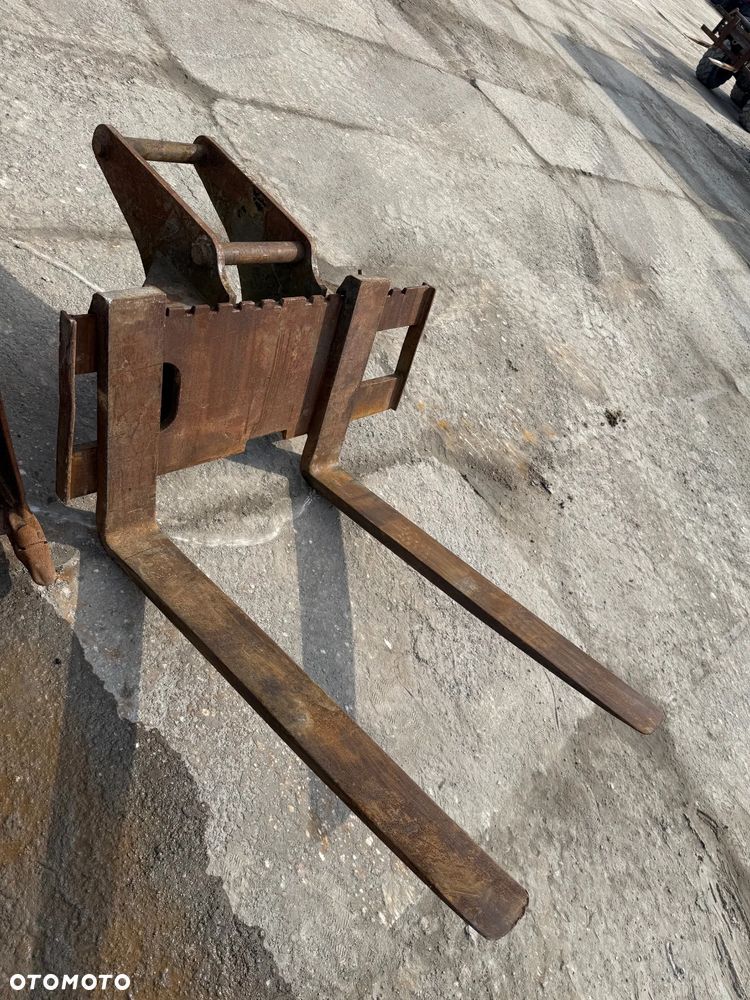 Mecalac 8MCR / Komplet Łyżek -Widły / 8 ton - 16