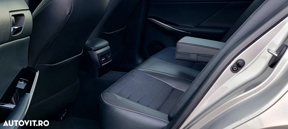 Lexus Seria IS 300h BusinessEdition - 7