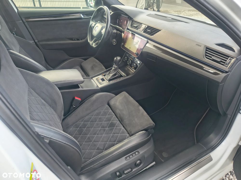 Skoda Superb 2.0 TDI DSG Sportline - 21